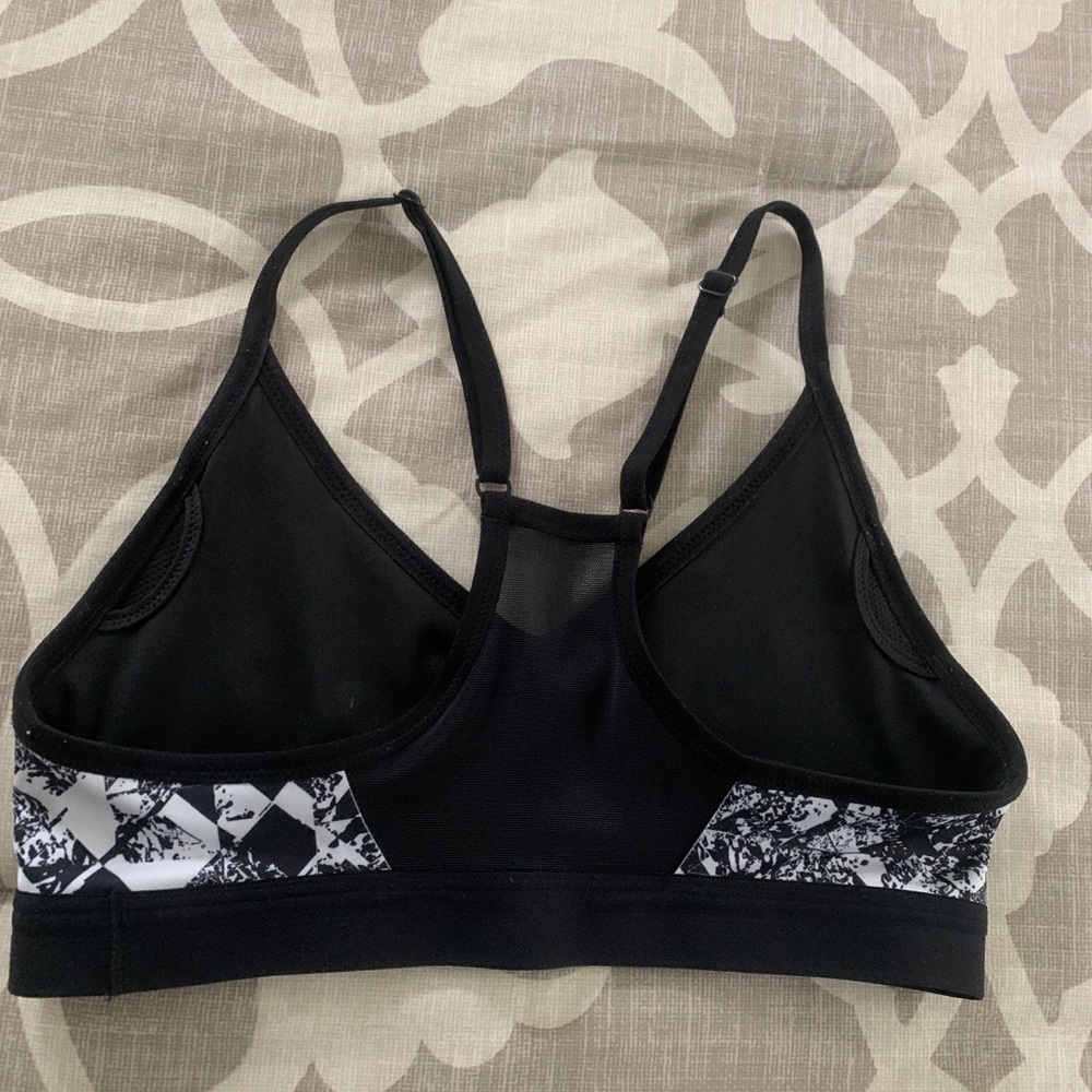 NWOT Nike sports bra